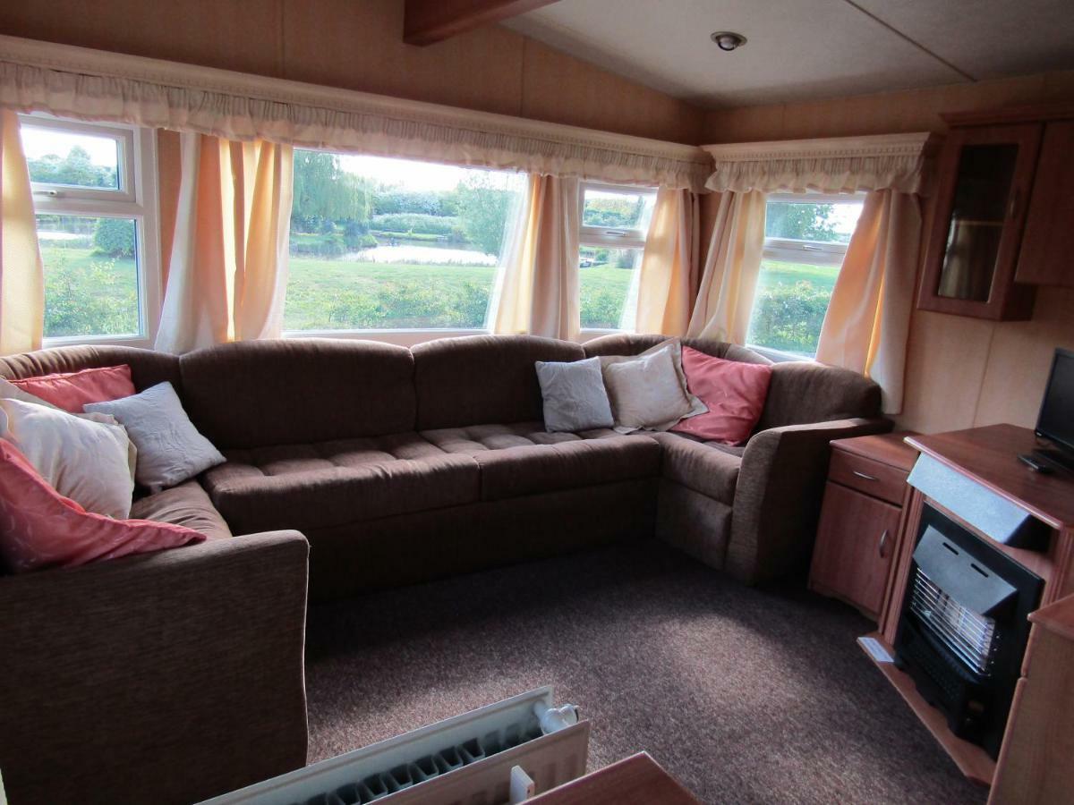 Fenlake Holiday Accommodation Metheringham Eksteriør billede